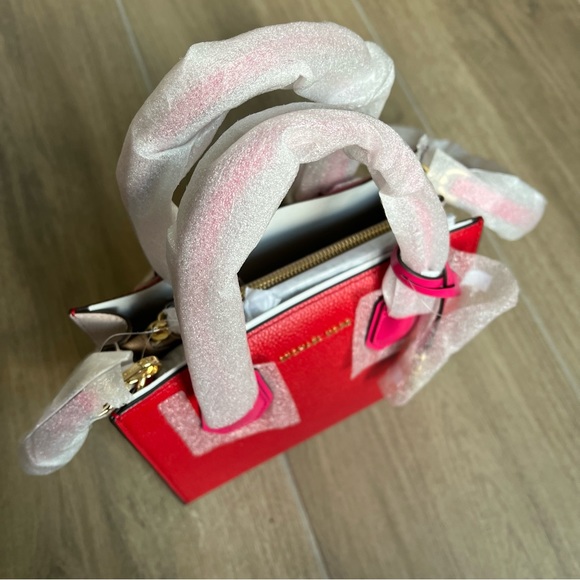 Michael Kors Mercer Medium Messenger Bag - Picture 4 of 8